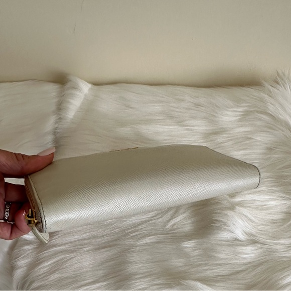 Auth Prada Wallet EUC - Picture 6 of 17